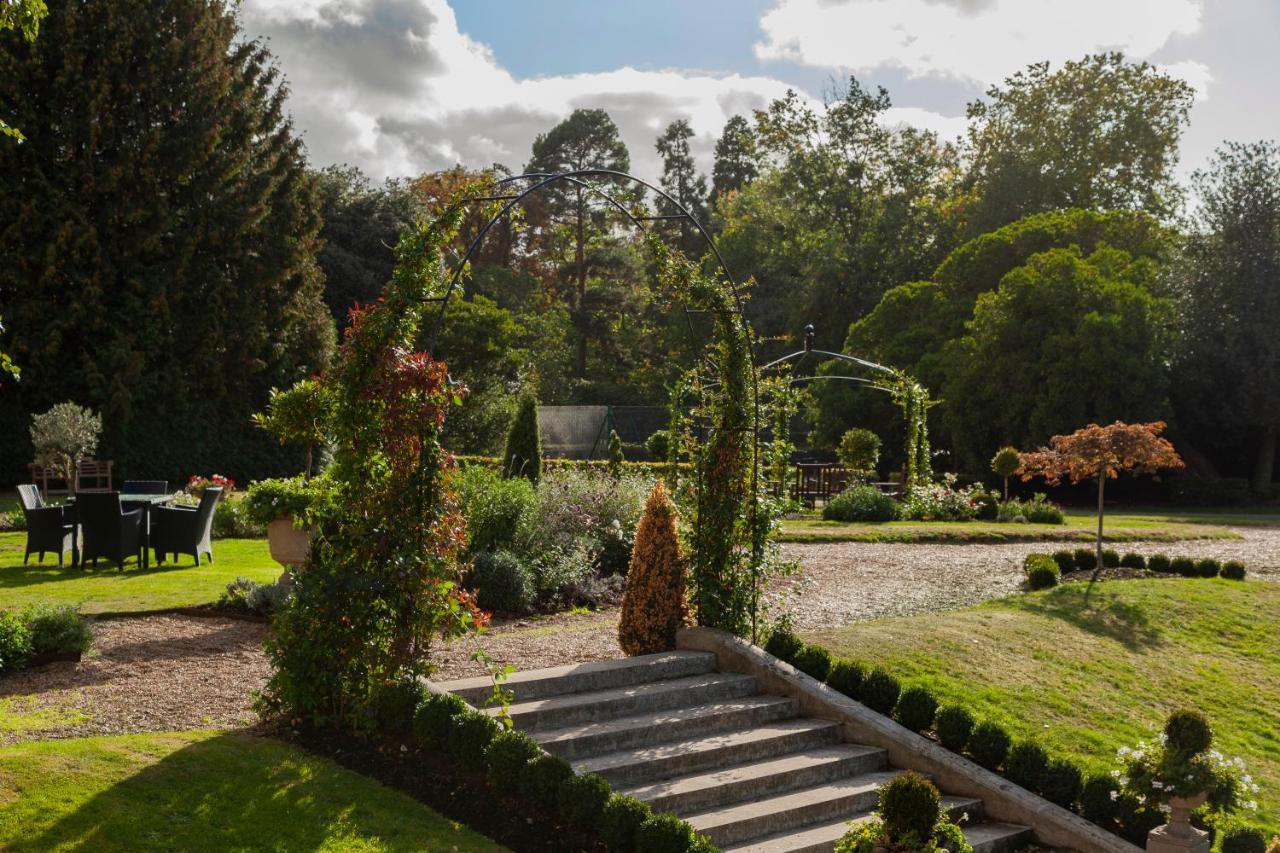 Oatlands Park Hotel Weybridge Exteriér fotografie