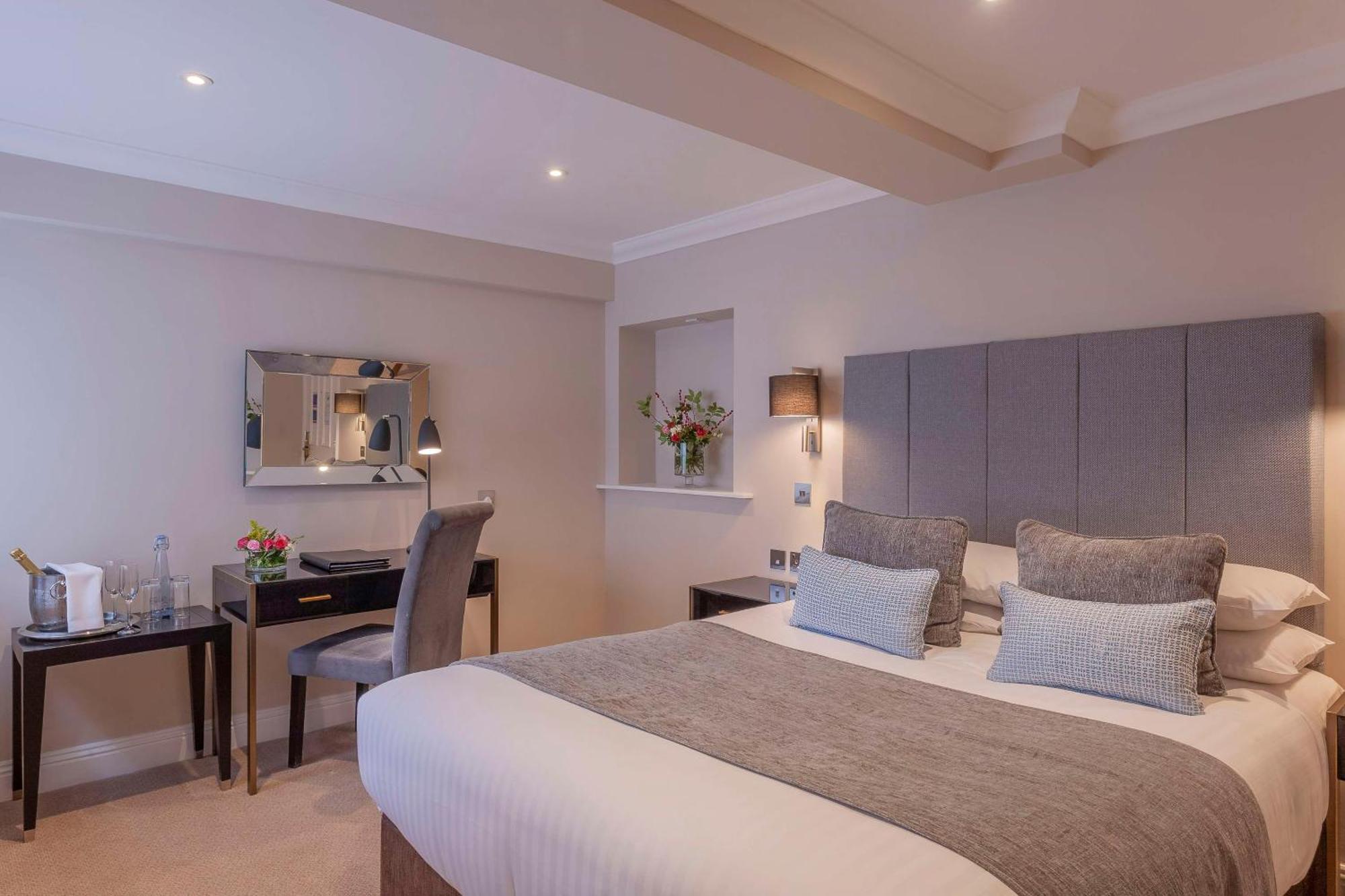 Oatlands Park Hotel Weybridge Exteriér fotografie