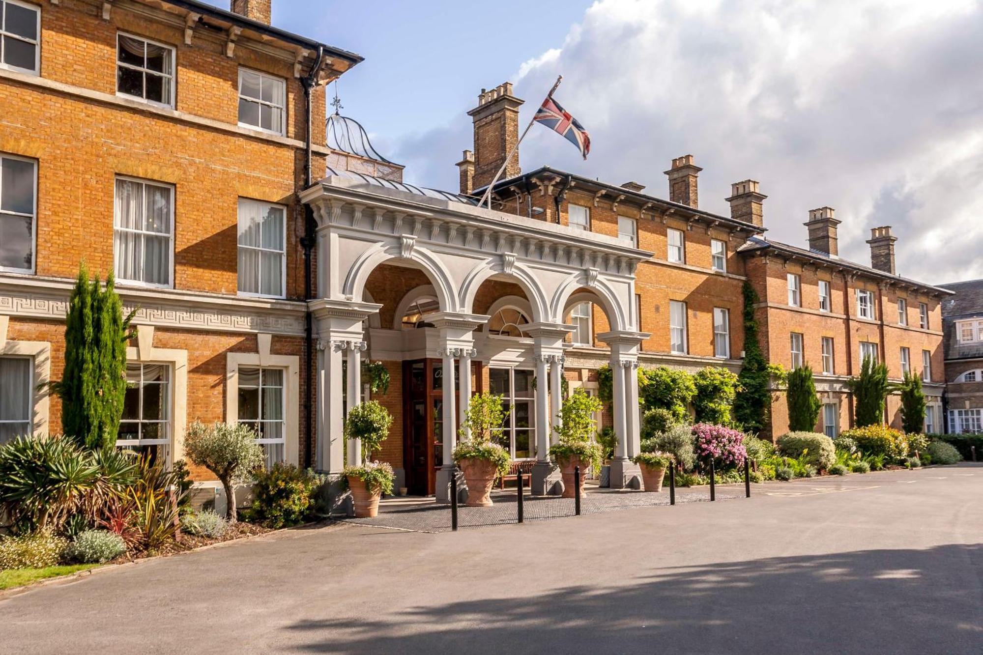 Oatlands Park Hotel Weybridge Exteriér fotografie