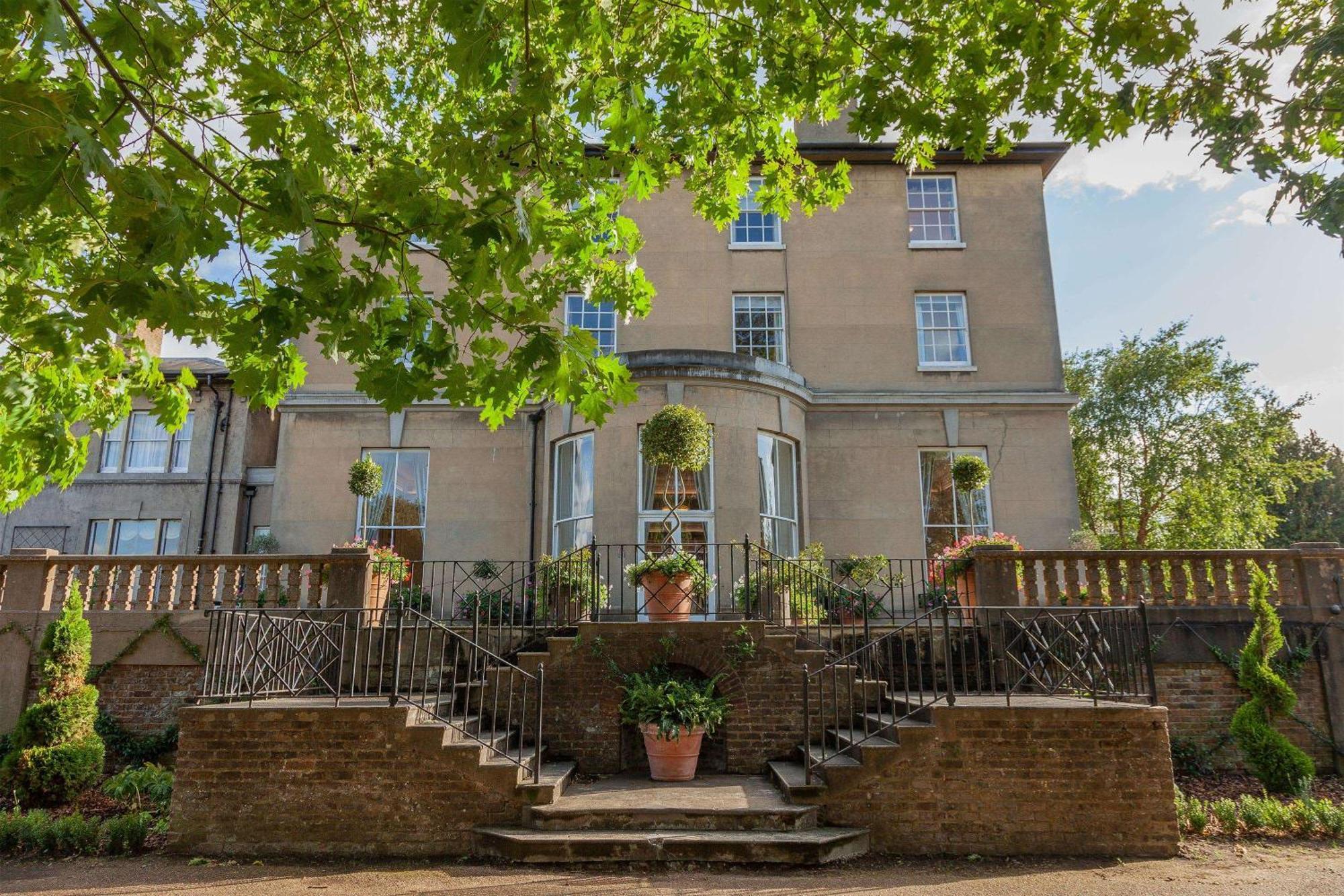 Oatlands Park Hotel Weybridge Exteriér fotografie