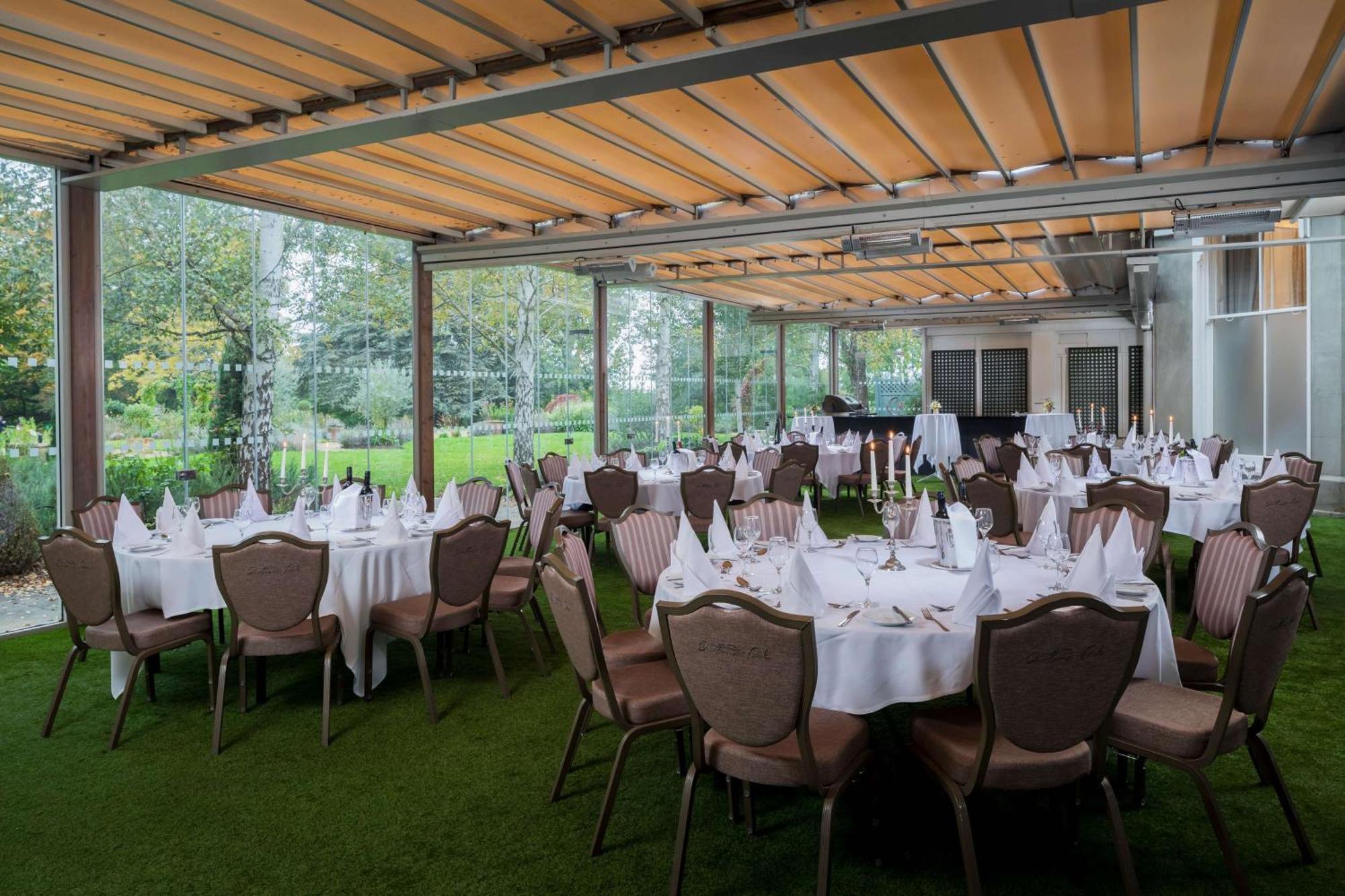 Oatlands Park Hotel Weybridge Exteriér fotografie